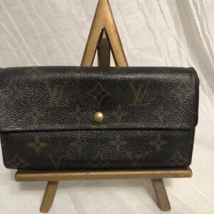 Louis Vuitton Sarah Wallet